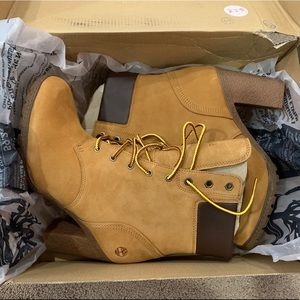 Timberland Glancy Boot (wheat color) US size 7.5
